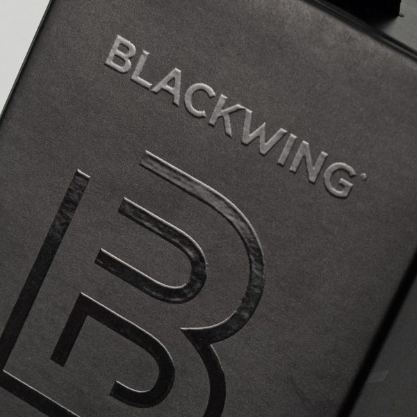 Sacapuntas Blackwing Metal Negro