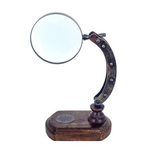 Lupa con base de madera