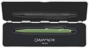 Clay Green CYS 4th Ed. Caran d'Ache 849 Bolígrafo