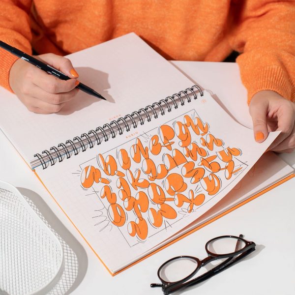 Cuaderno de Lettering Curioos Paso a Paso Rubio