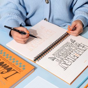 Cuaderno de Lettering Curioos Paso a Paso Rubio