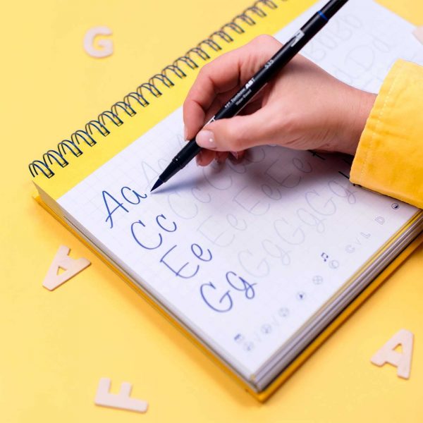 Cuaderno de Lettering Paso a Paso Rubio
