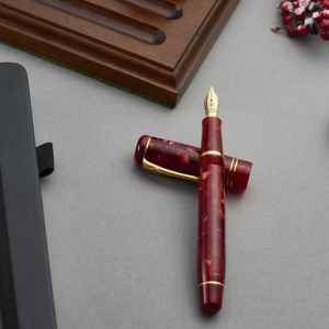 Pluma Winston Cherry Red Conway Stewart