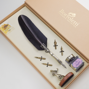 Set pluma de oca clásica con peana negra